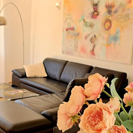 Apartment Art & Living I Naehe Frankfurt I Messe Schoneck