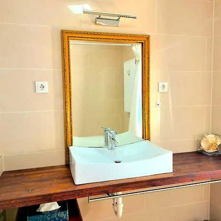 Art Farm I I Naehe Frankfurt I Messe *