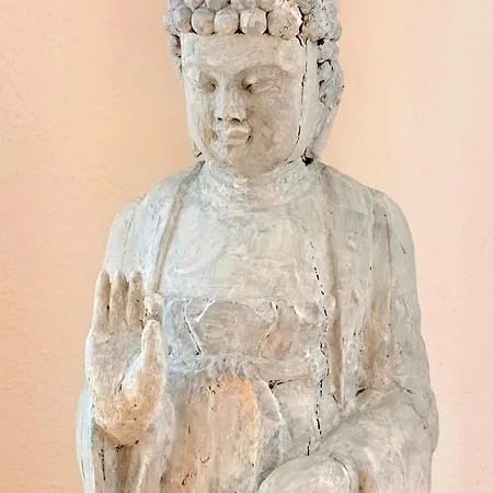 Art Farm I I Naehe Frankfurt I Messe * Schoneck