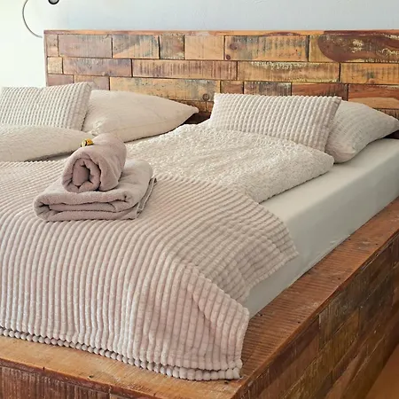 Art Farm I I Naehe Frankfurt I Messe Schoneck