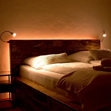 Art Farm I I Naehe Frankfurt I Messe Lejlighed Schoneck