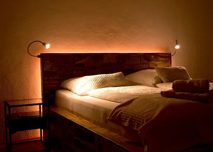 Art Farm I I Naehe Frankfurt I Messe Apartment Schoneck