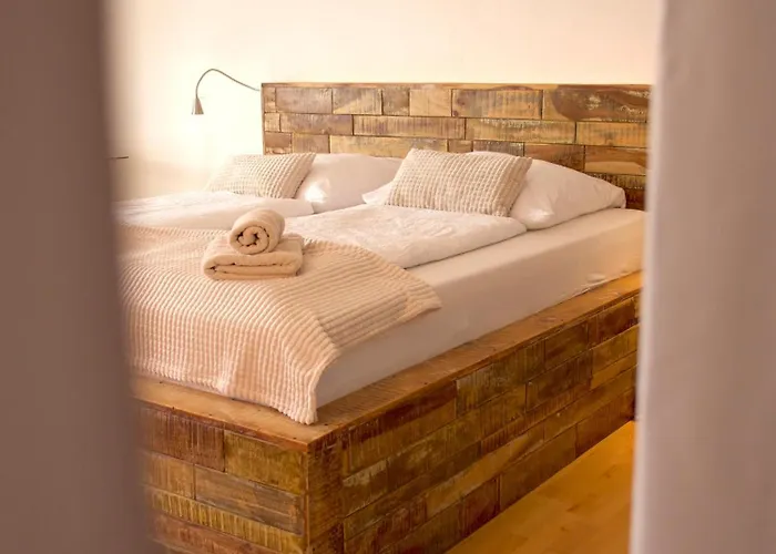 Art Farm I I Naehe Frankfurt I Messe * Schoneck